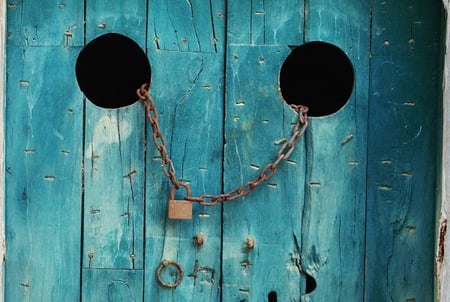 StockSnap_Door_Med-600x403